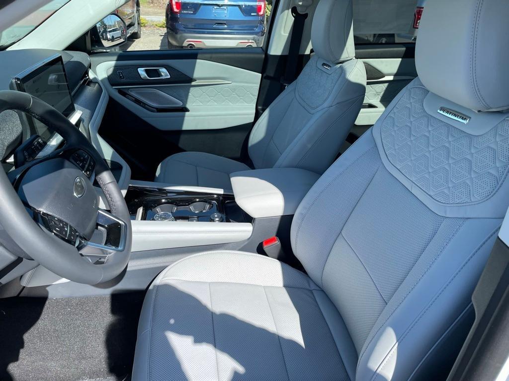 new 2025 Ford Explorer car, priced at $54,764