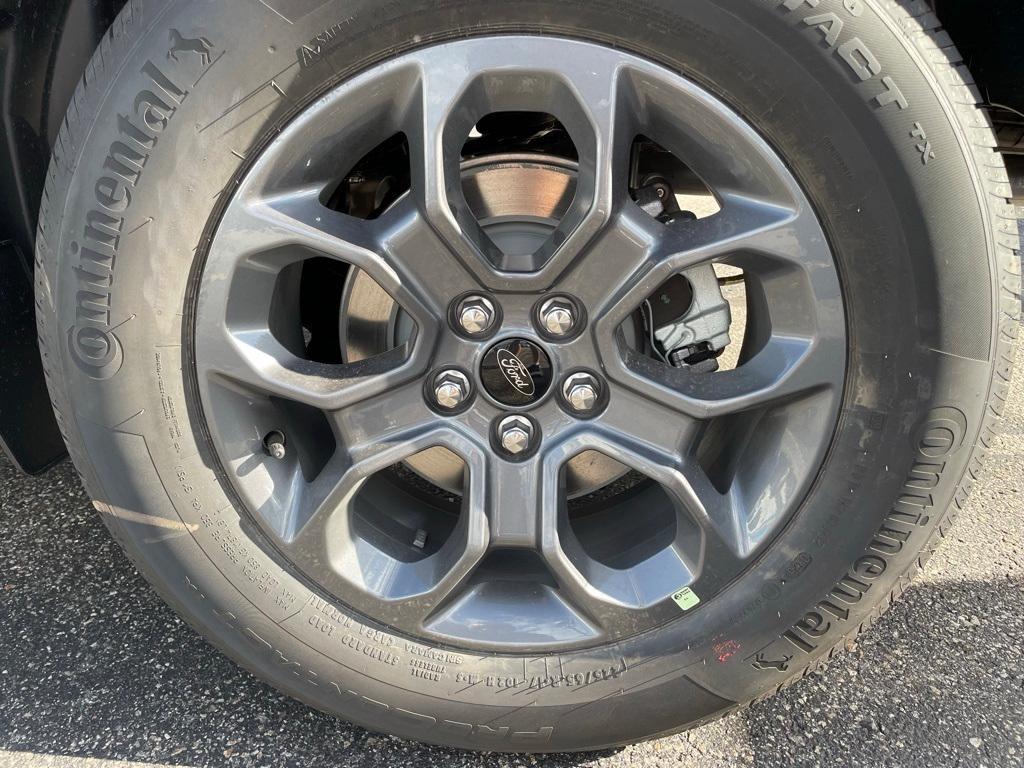 new 2025 Ford Maverick car, priced at $33,925