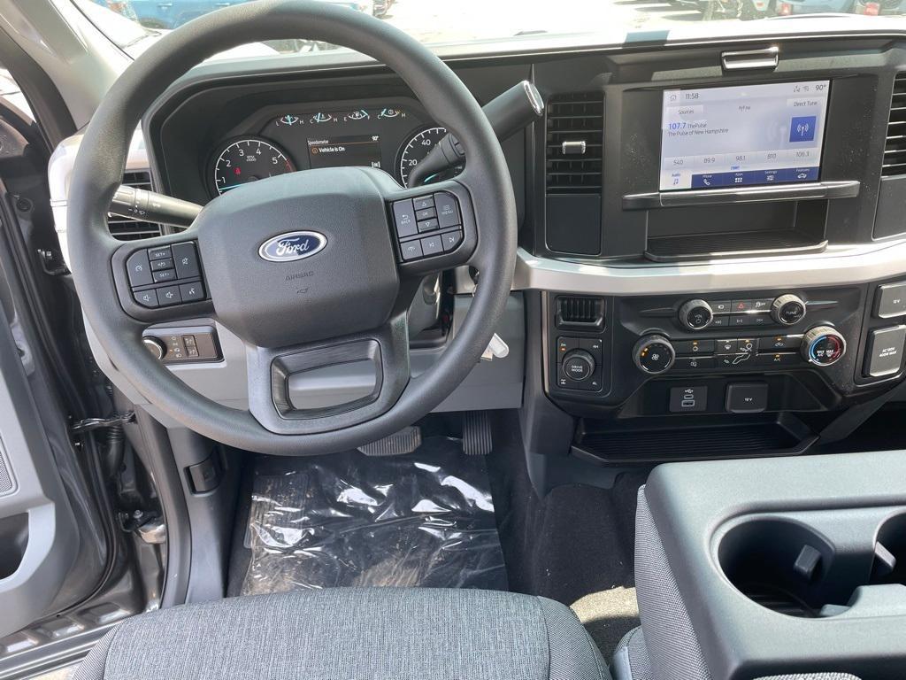 new 2025 Ford F-250 car, priced at $55,664
