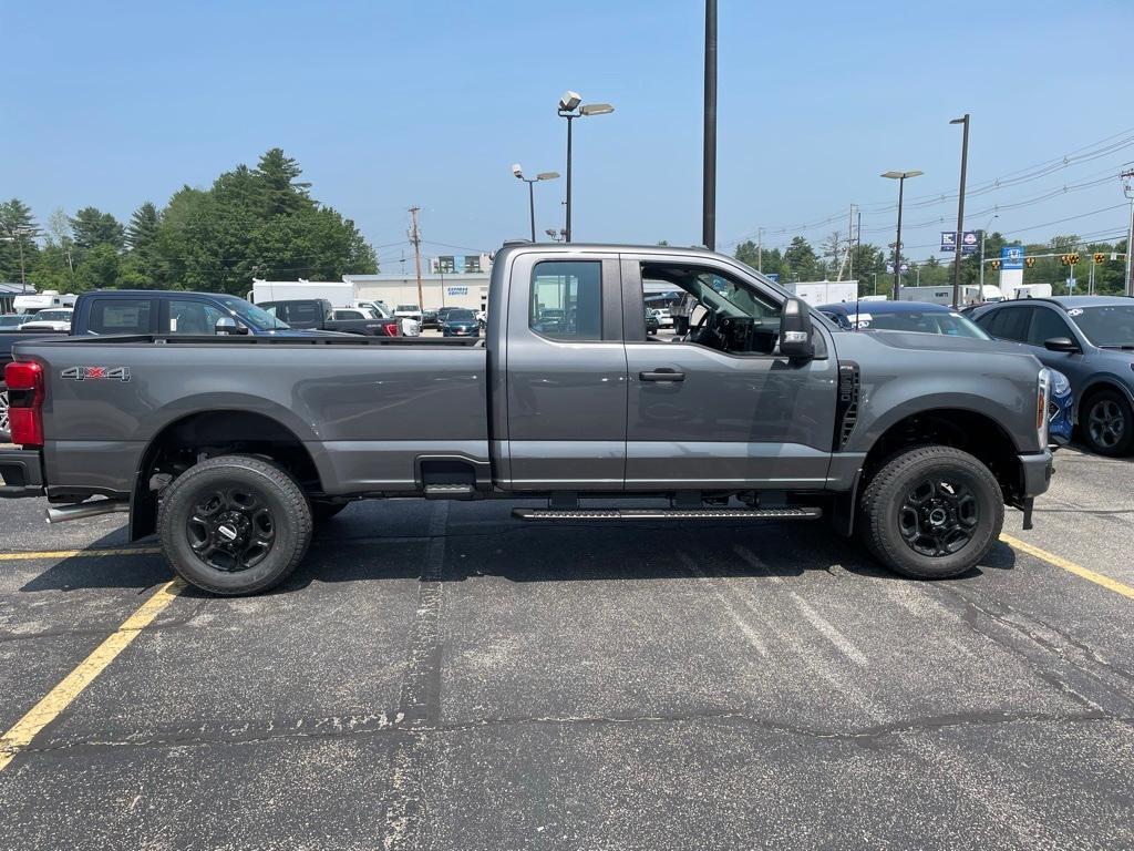 new 2025 Ford F-250 car, priced at $55,664
