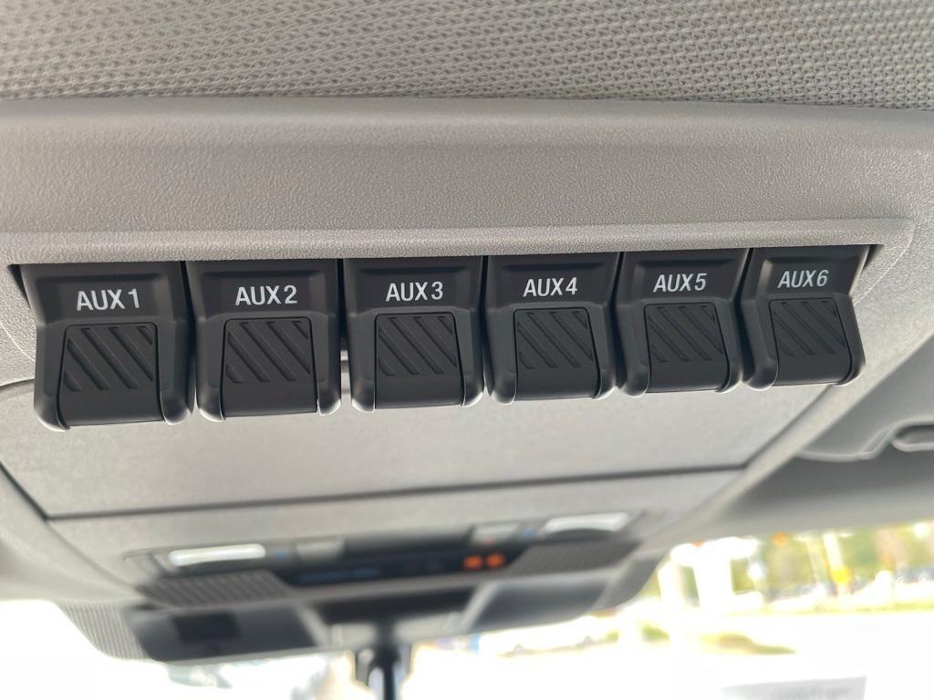 new 2025 Ford F-350 car, priced at $61,622