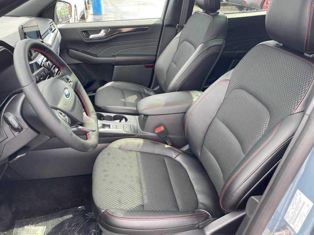 new 2025 Ford Escape car, priced at $31,960