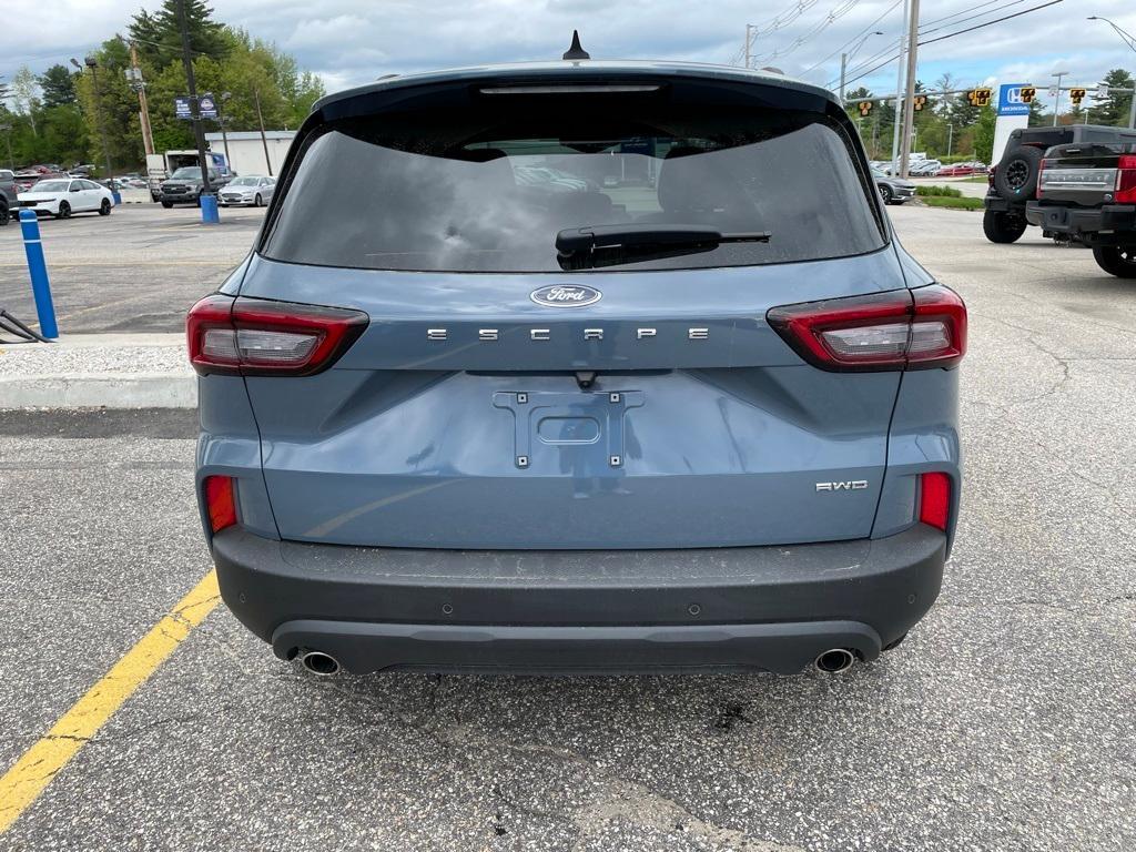 new 2025 Ford Escape car, priced at $30,998