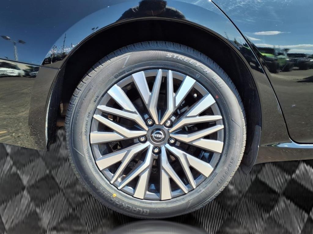 used 2023 Nissan Altima car, priced at $19,200