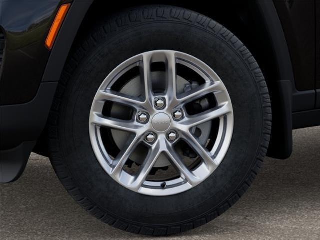 new 2025 Jeep Grand Cherokee car, priced at $40,045