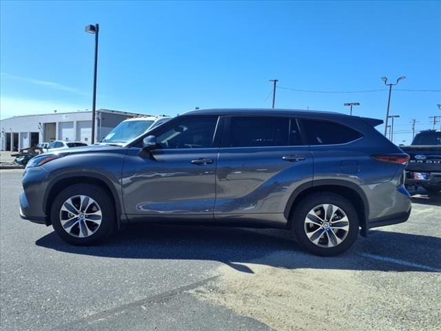 used 2024 Toyota Highlander car, priced at $44,363