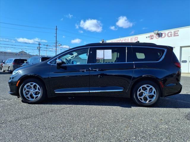 used 2023 Chrysler Pacifica car, priced at $28,195