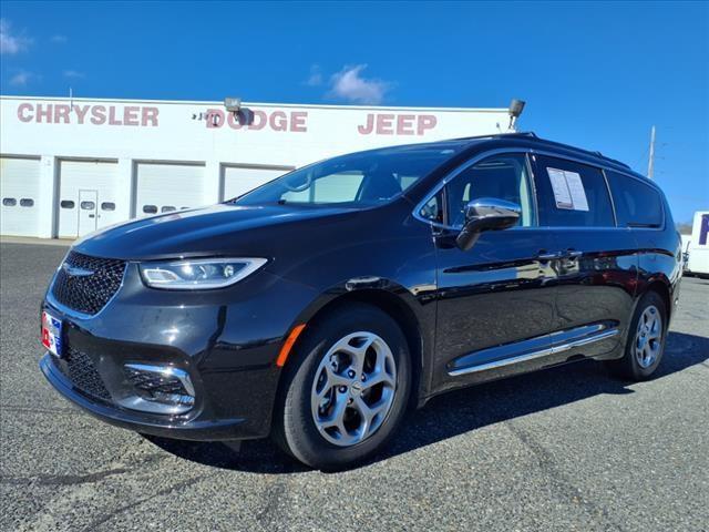 used 2023 Chrysler Pacifica car, priced at $28,195