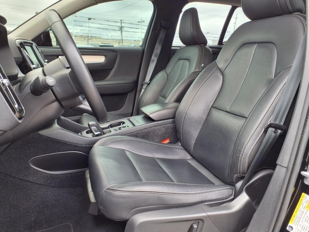 used 2019 Volvo XC40 car, priced at $19,985