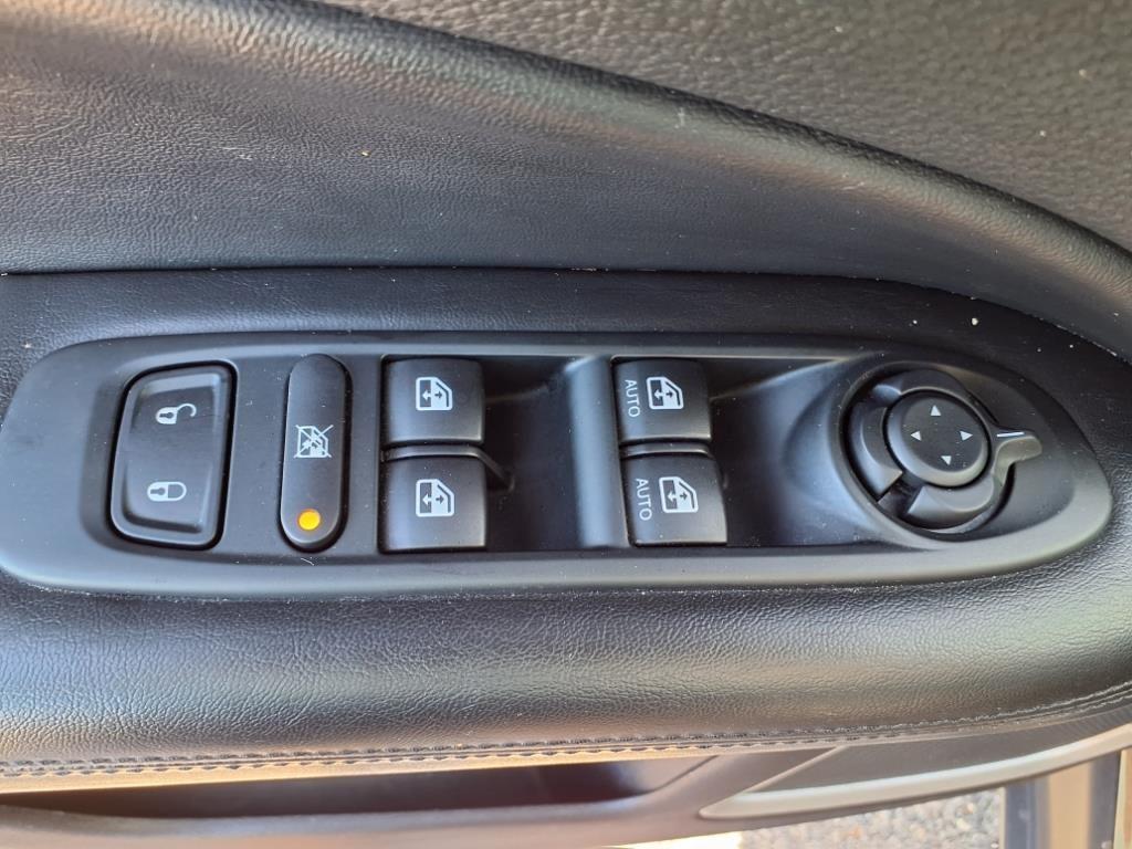 used 2019 Jeep Compass car, priced at $15,194