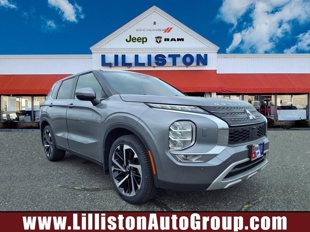 used 2023 Mitsubishi Outlander car, priced at $25,140