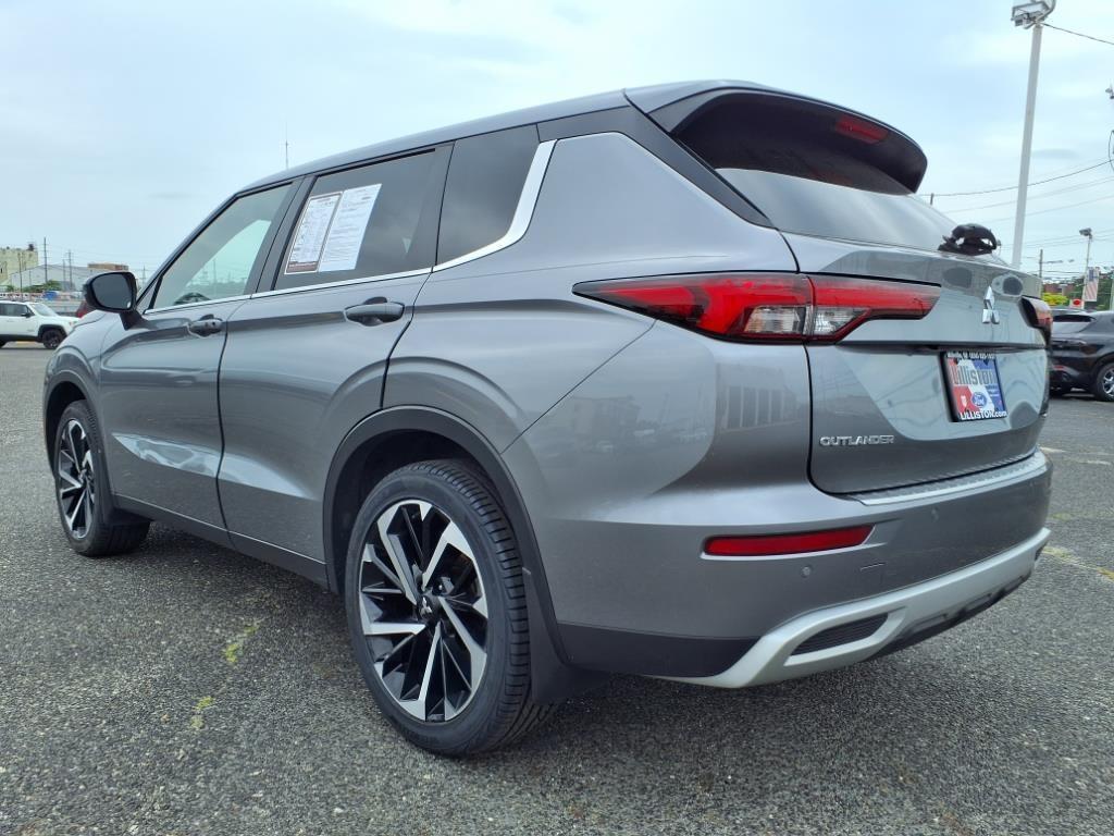 used 2023 Mitsubishi Outlander car, priced at $26,500