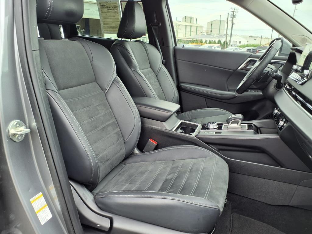 used 2023 Mitsubishi Outlander car, priced at $26,500