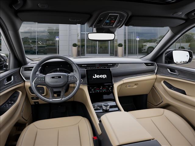 new 2025 Jeep Grand Cherokee car, priced at $51,380