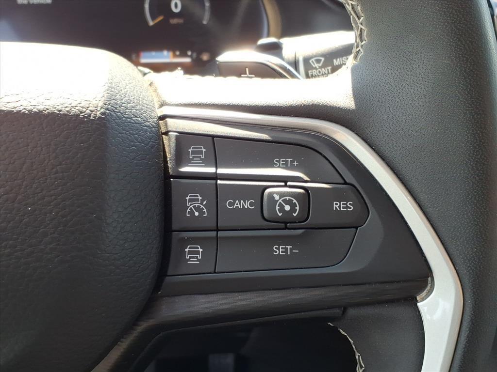 used 2023 Jeep Grand Cherokee L car, priced at $25,000