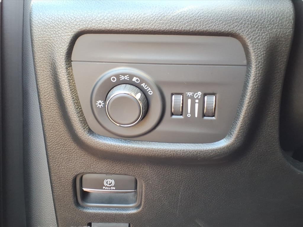 used 2023 Jeep Grand Cherokee L car, priced at $25,000