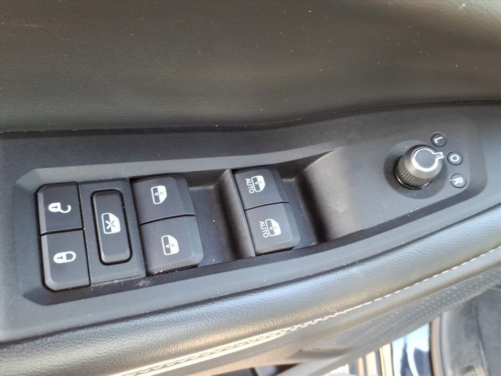 used 2023 Jeep Grand Cherokee L car, priced at $25,000