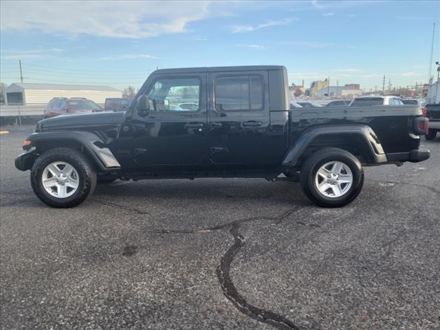 used 2022 Jeep Gladiator car, priced at $32,000