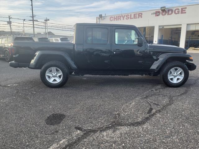 used 2022 Jeep Gladiator car, priced at $32,000