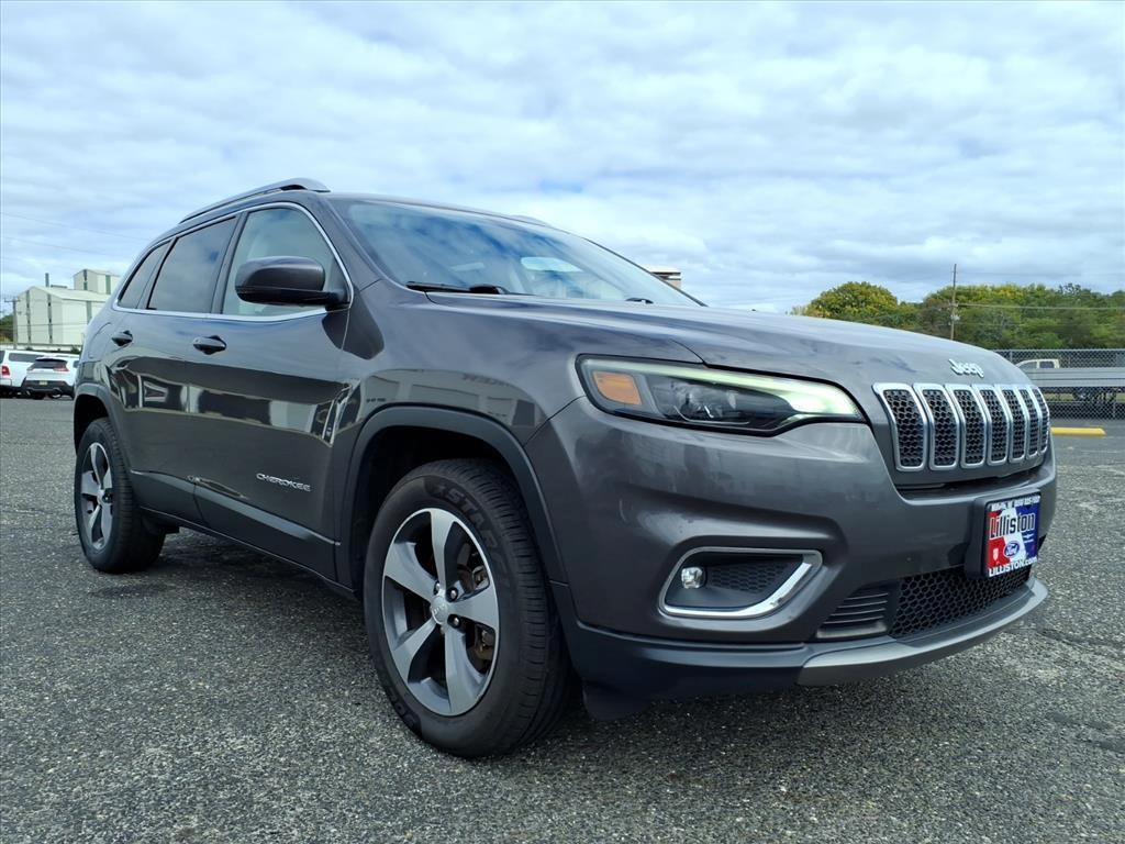 used 2019 Jeep Cherokee car, priced at $17,621