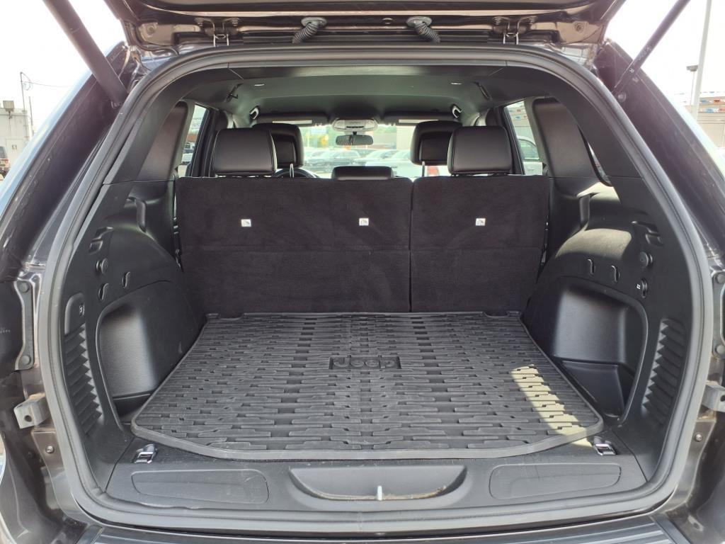 used 2021 Jeep Grand Cherokee car, priced at $23,600