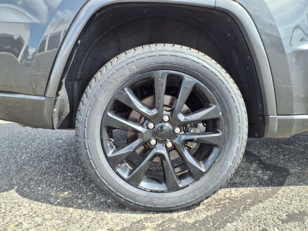 used 2021 Jeep Grand Cherokee car, priced at $23,600