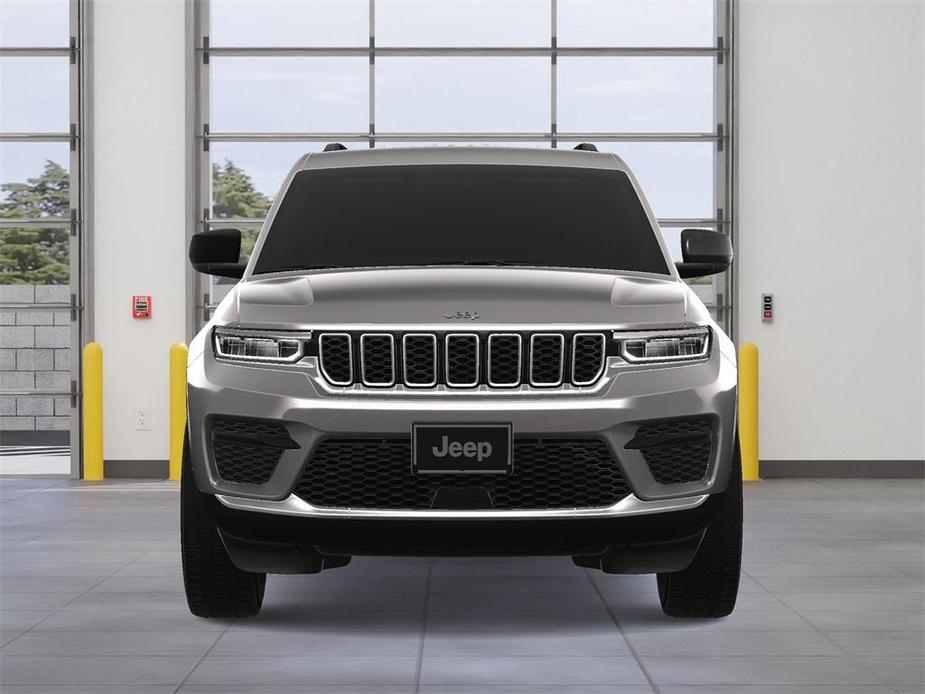 new 2024 Jeep Grand Cherokee car, priced at $37,925