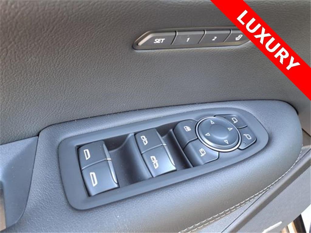 used 2024 Cadillac XT5 car, priced at $38,595