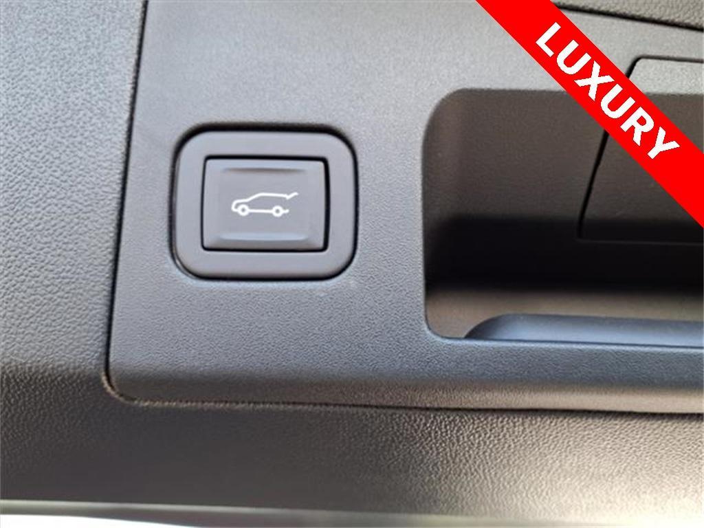 used 2024 Cadillac XT5 car, priced at $38,595