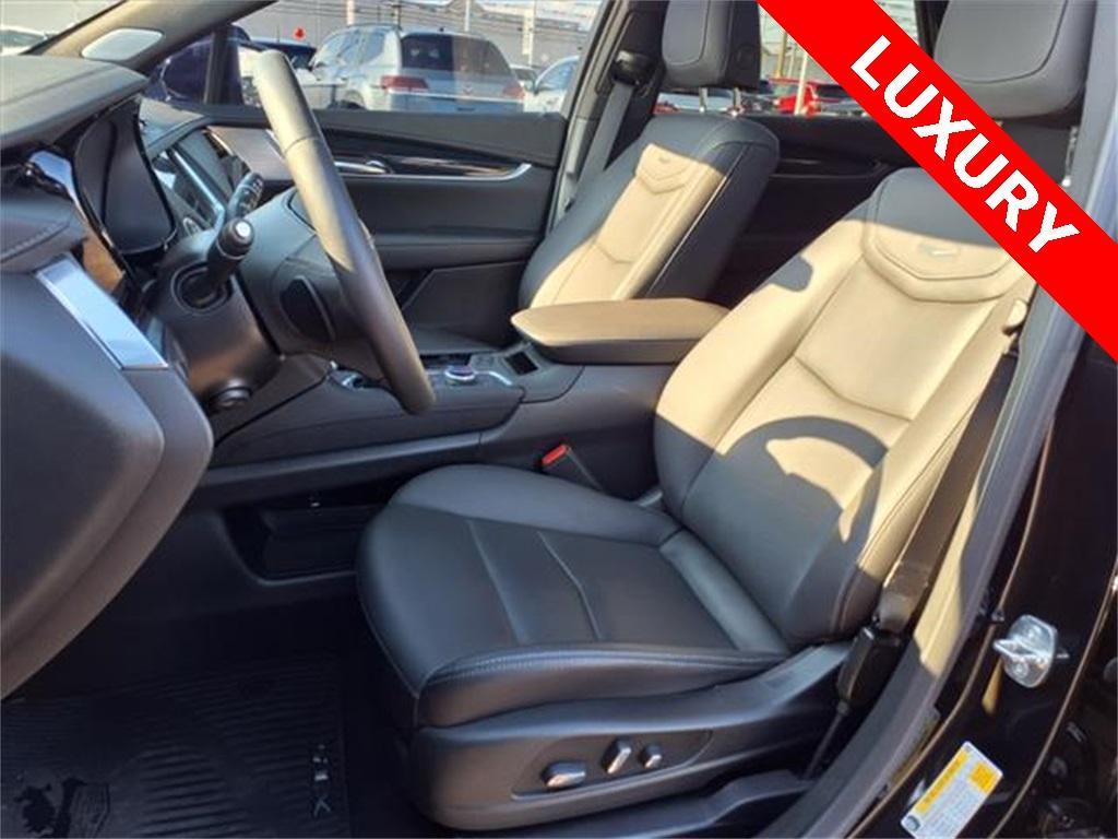 used 2024 Cadillac XT5 car, priced at $38,595
