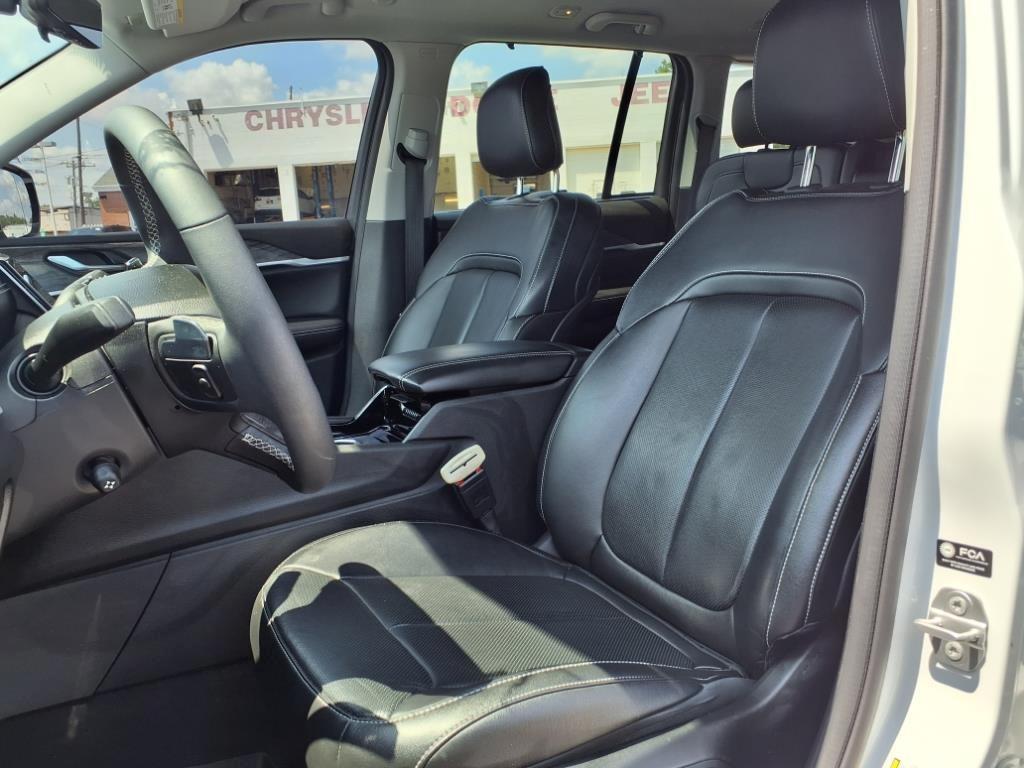 used 2023 Jeep Grand Cherokee car, priced at $35,846