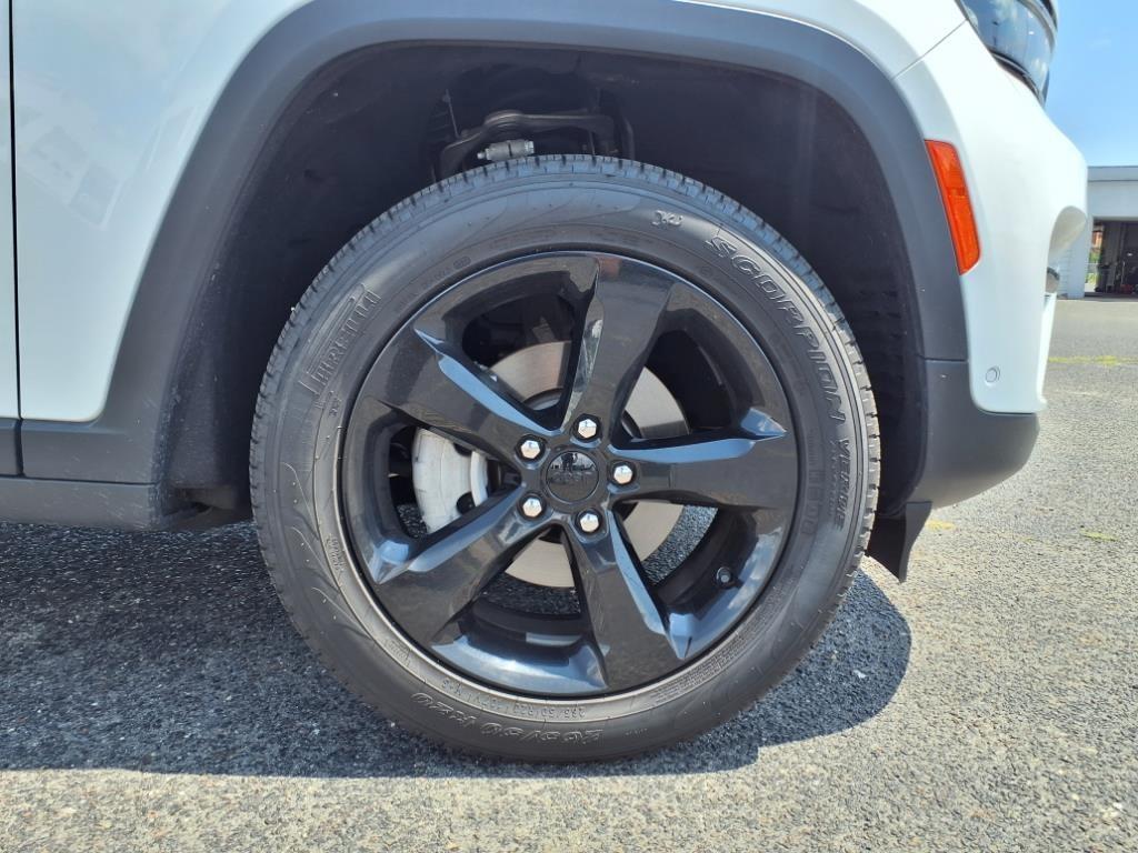 used 2023 Jeep Grand Cherokee car, priced at $35,846