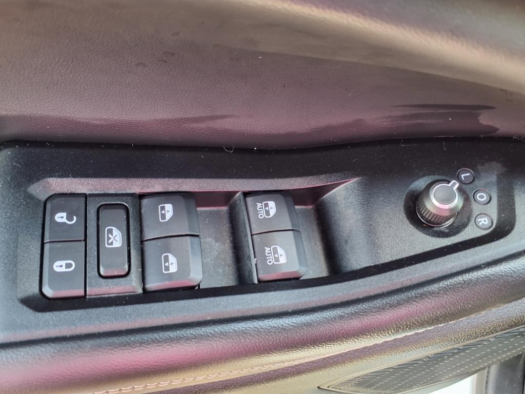 used 2023 Jeep Grand Cherokee car, priced at $35,846