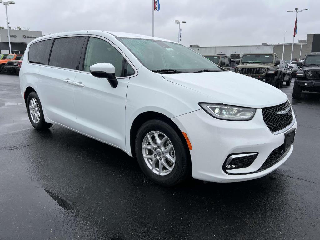 used 2023 Chrysler Pacifica car, priced at $25,000