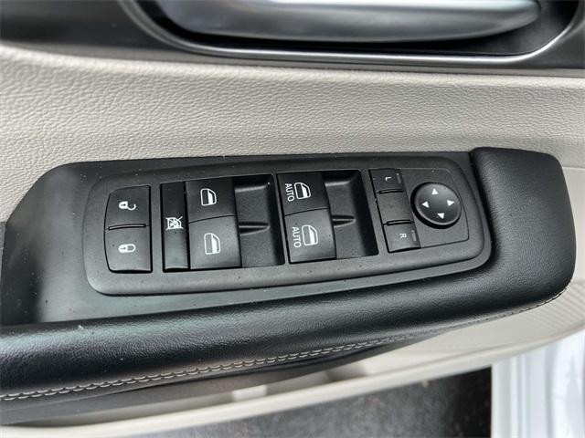 used 2023 Chrysler Pacifica car, priced at $22,500
