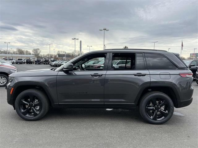 new 2025 Jeep Grand Cherokee car, priced at $53,455