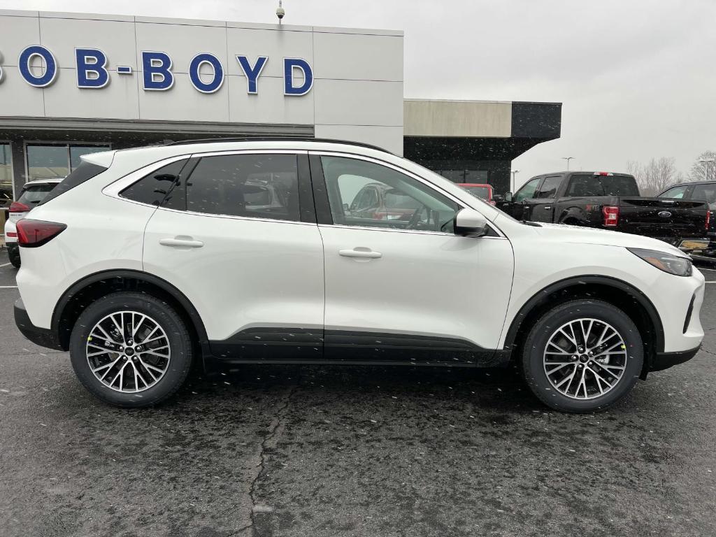 new 2025 Ford Escape car, priced at $39,204
