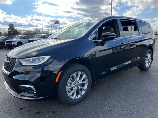 new 2025 Chrysler Pacifica car, priced at $45,210