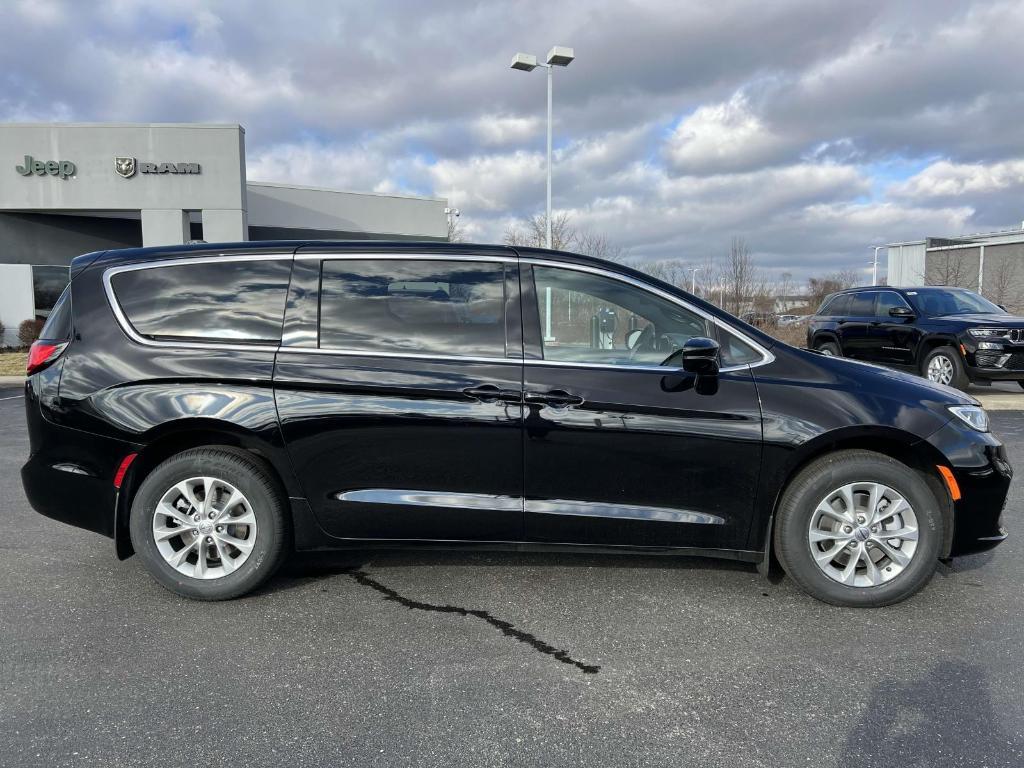 new 2025 Chrysler Pacifica car, priced at $45,710