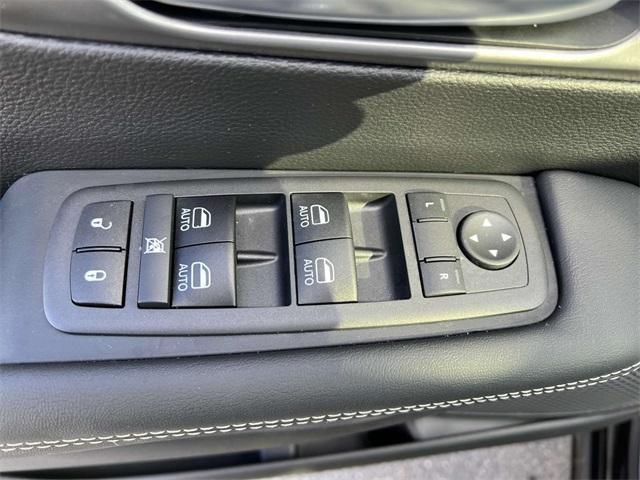 new 2025 Chrysler Pacifica car, priced at $45,210