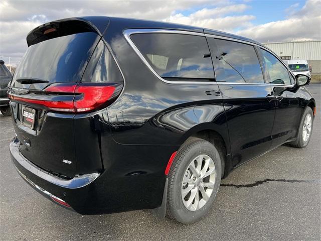 new 2025 Chrysler Pacifica car, priced at $45,210