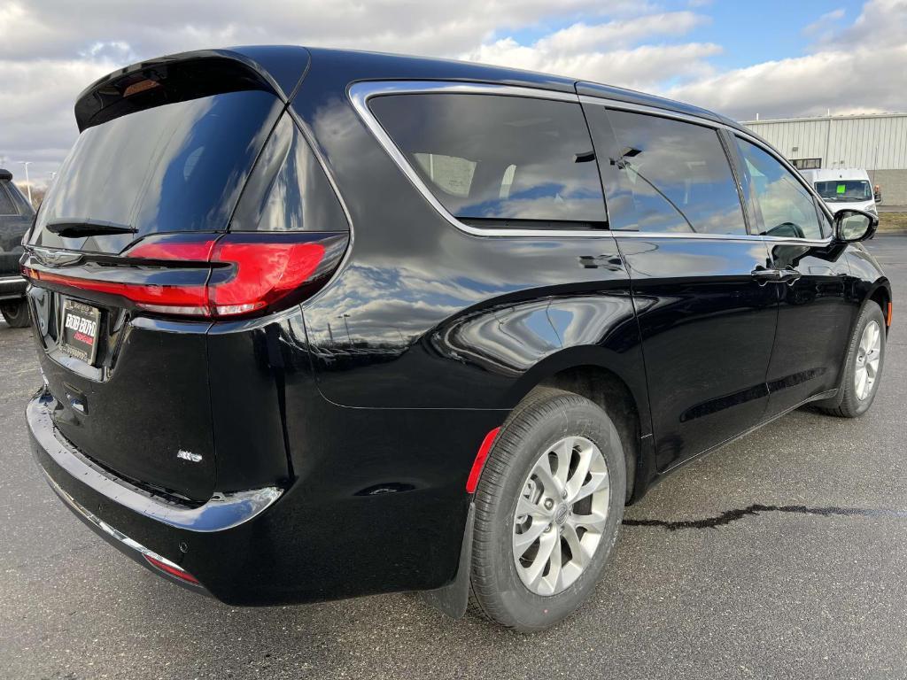 new 2025 Chrysler Pacifica car, priced at $45,710