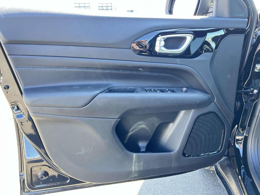 new 2025 Jeep Compass car, priced at $30,587
