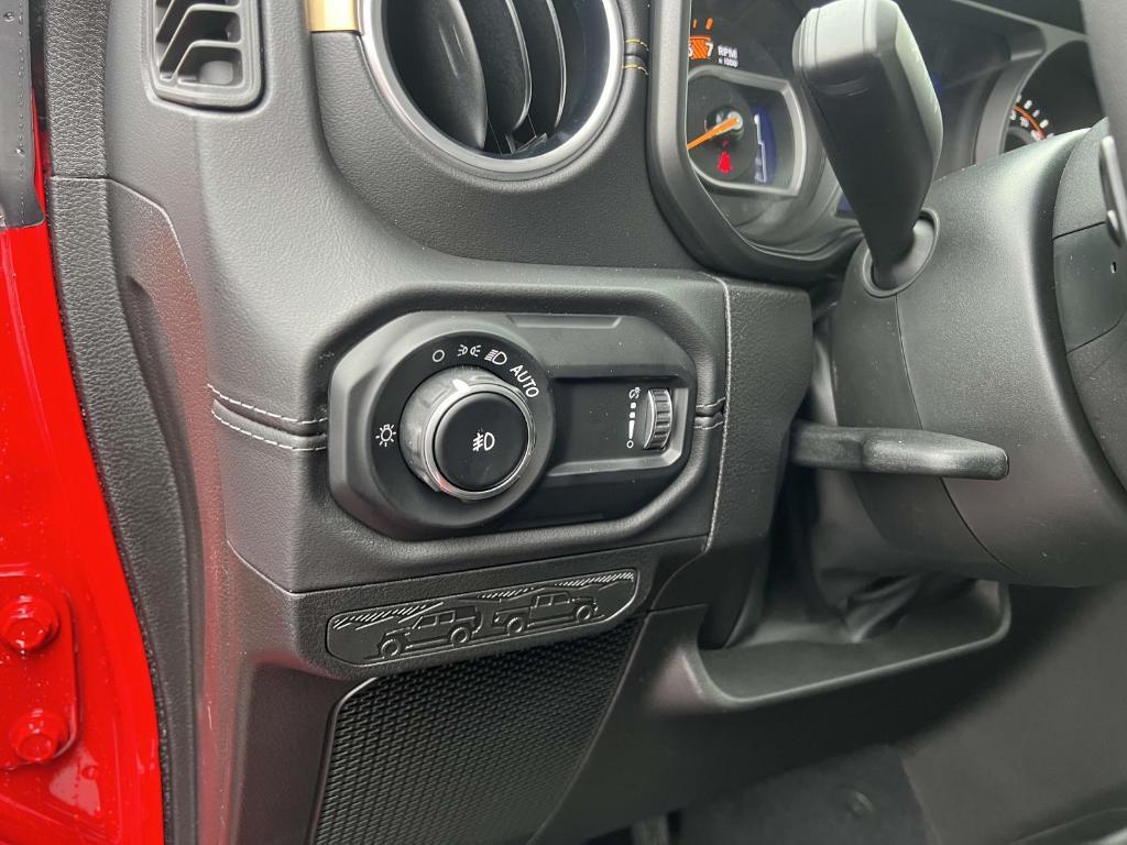 new 2025 Jeep Wrangler car, priced at $53,981