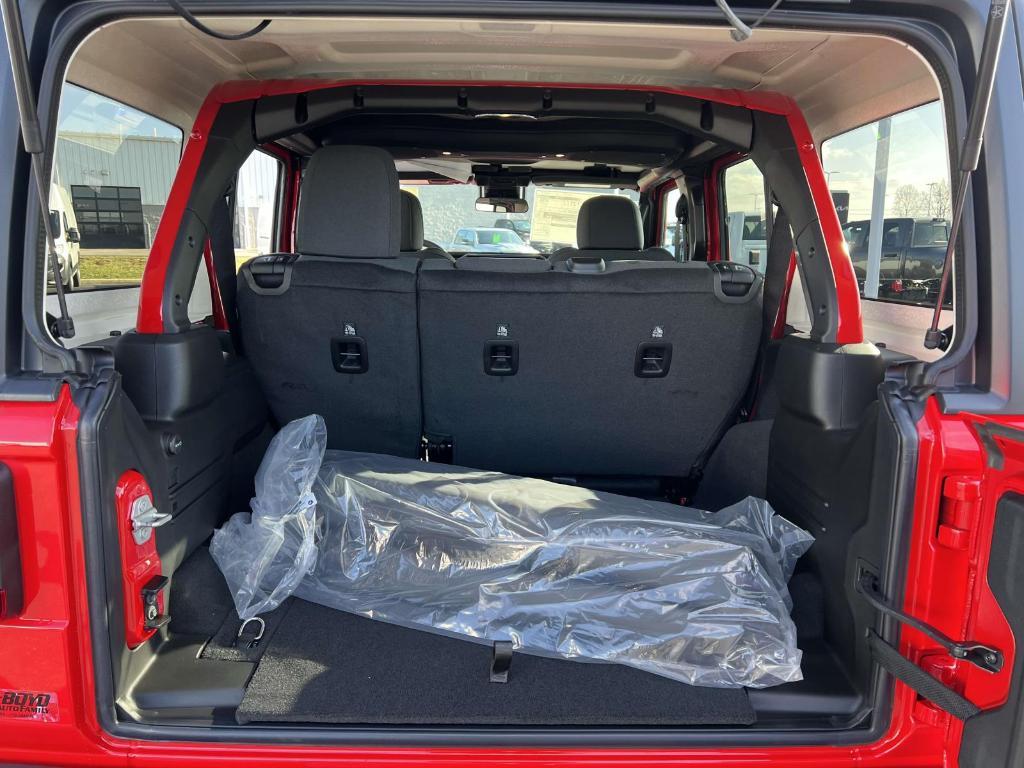 new 2025 Jeep Wrangler car, priced at $47,746