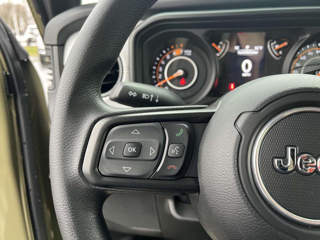 new 2025 Jeep Wrangler car, priced at $41,754
