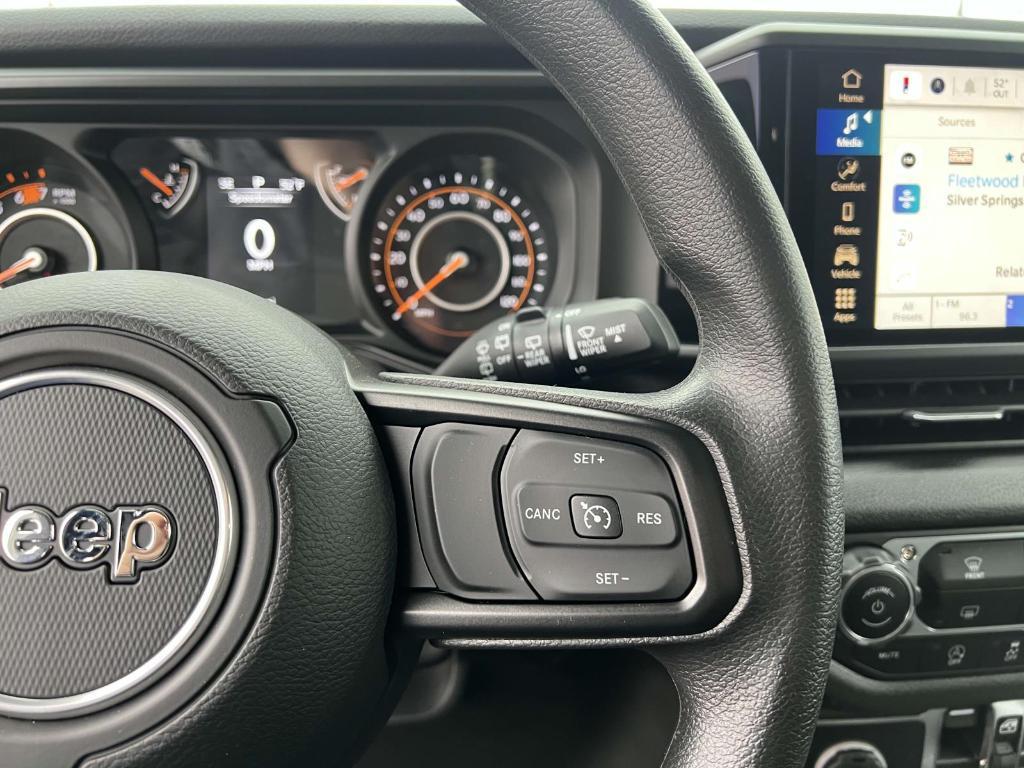 new 2025 Jeep Wrangler car, priced at $41,754