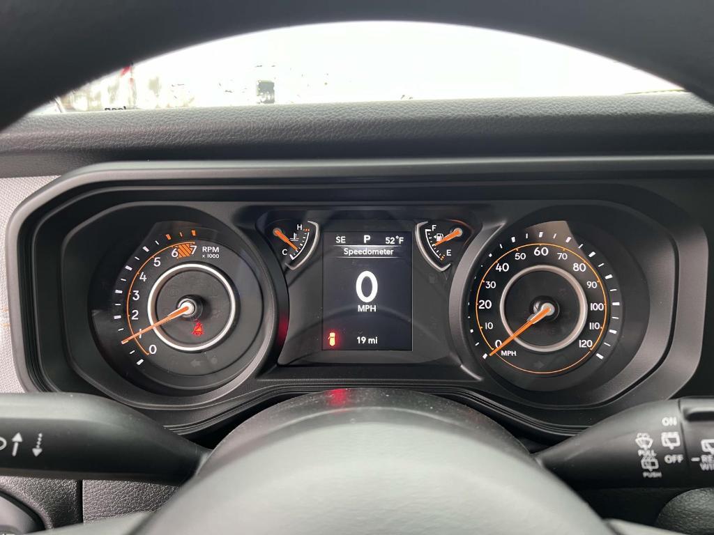 new 2025 Jeep Wrangler car, priced at $41,754