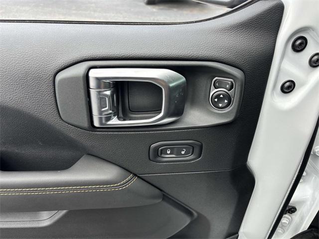 new 2025 Jeep Wrangler car, priced at $54,515
