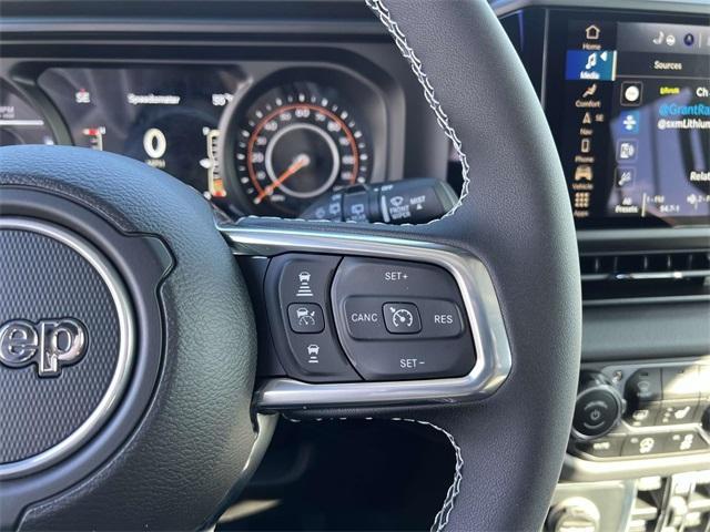 new 2025 Jeep Wrangler car, priced at $59,015